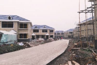 建設(shè)中的江洲墟場安置小區(qū)。